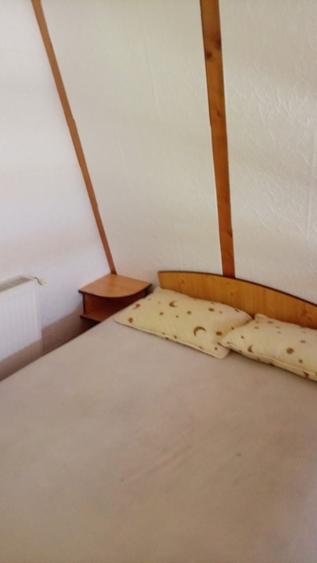 Casă cu 2 camere cu Teren 100 Mp în Central