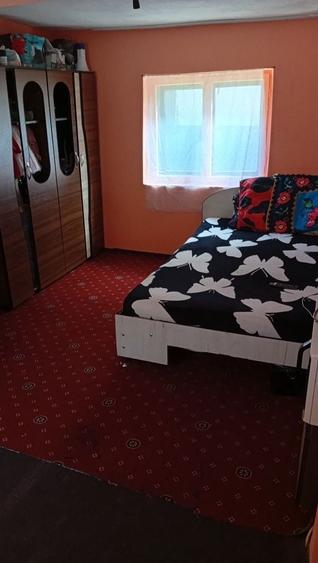 Casă cu 4 camere în Vlădești
