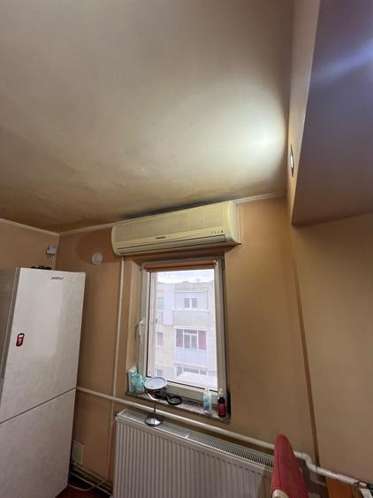 Apartament cu 3 camere decomandat în CET