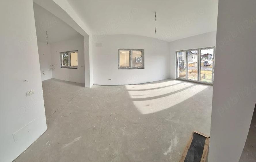 Casă cu Teren 238 Mp în Sânandrei