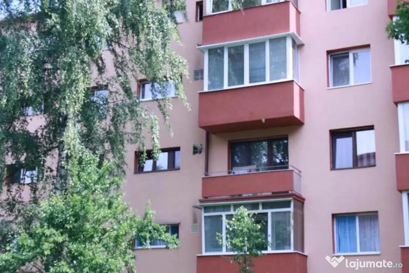 Apartament cu 2 camere semidecomandat în Astra