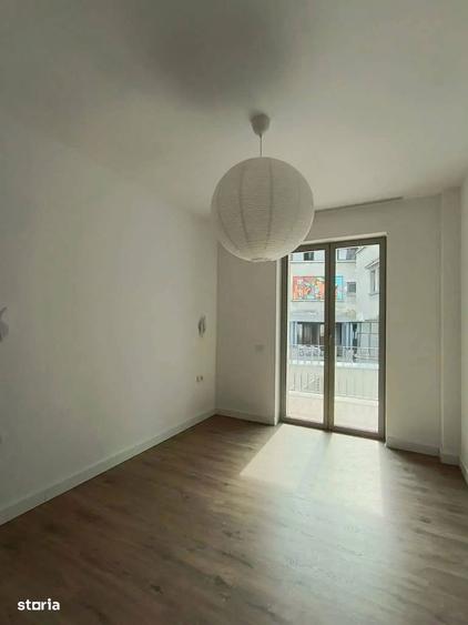 Apartament cu 4 camere în Armeneasca