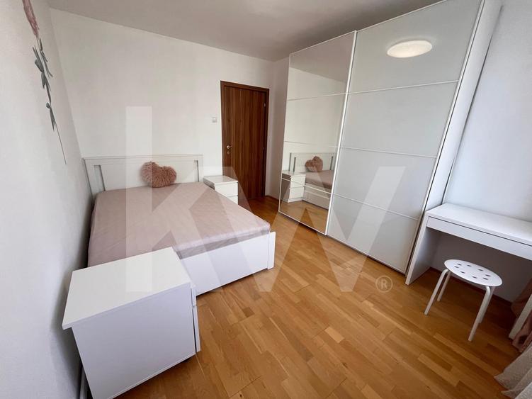 Apartament cu 3 camere semidecomandat, mobilat în Mihai Viteazul