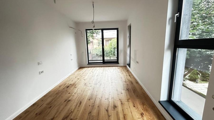 Casă individuală cu 4 camere cu Canalizare în Bucureștii Noi