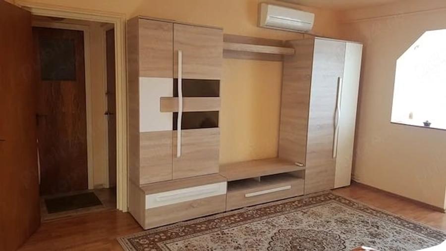 Apartament cu 2 camere semidecomandat, mobilat în Central