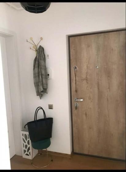 Apartament cu 3 camere semidecomandat în Florești — fotografia 1