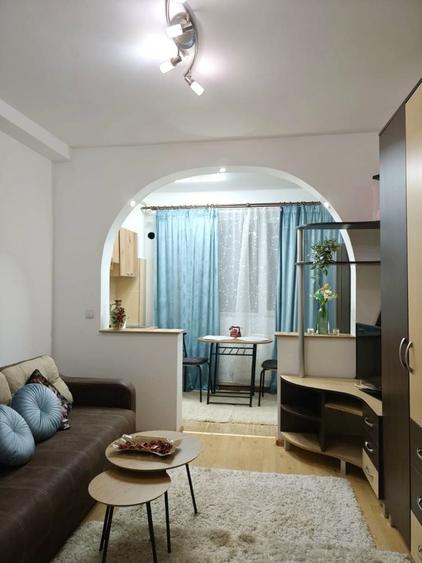 Garsoniera recent renovata situata pe Calea Baciului, Strada Bethlen Gabor nr. 3 - 7
