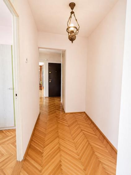 Apartament cu 3 camere decomandat în Decebal