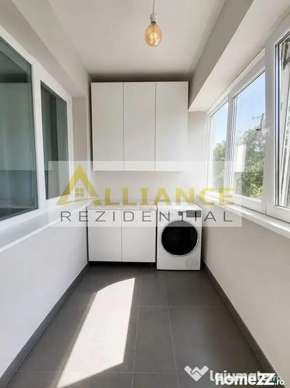 Apartament cu 4 camere decomandat în Central