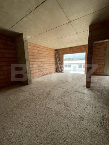 Apartament cu 3 camere decomandat în Calea Moldovei