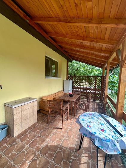 Casă cu 2 camere cu Garaj în Central