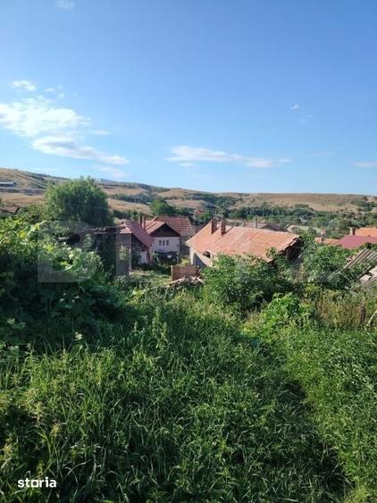 Casă cu 2 camere cu Teren 2111 Mp în Mihai Viteazu