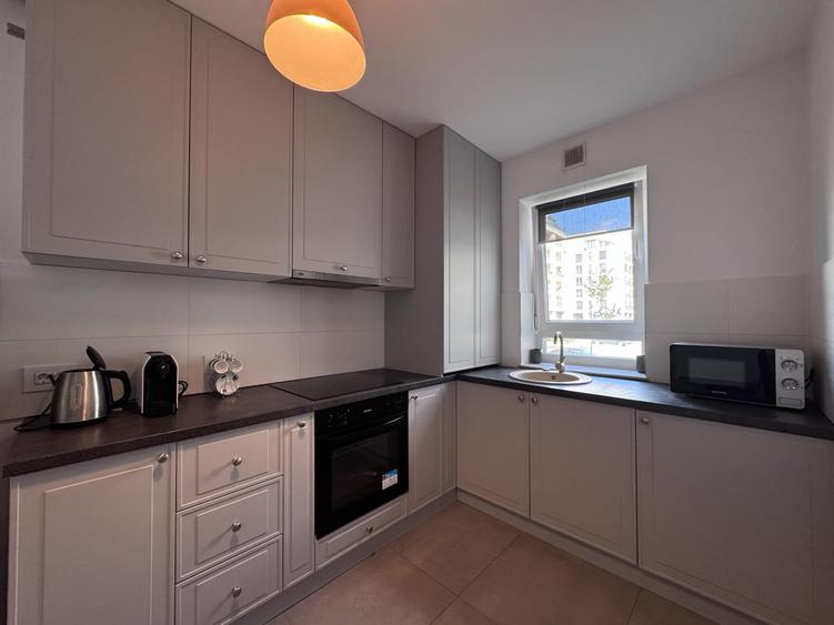 Apartament cu 2 camere decomandat, mobilat în Tractorul