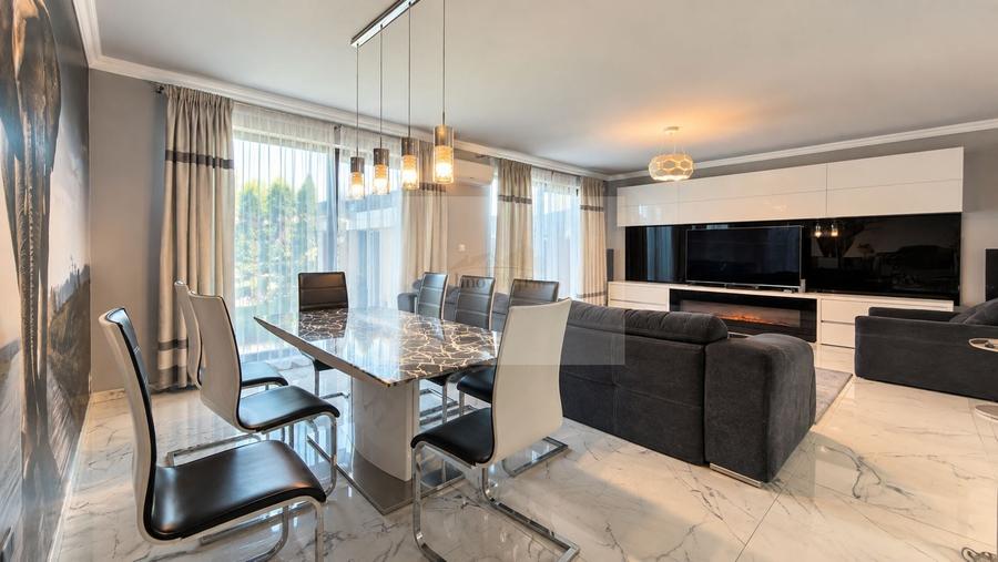 Duplex cu 4 camere cu Canalizare în Bună Ziua