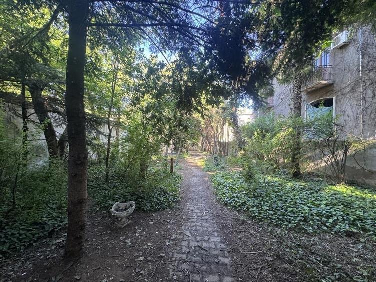 Casă cu 12 camere cu Teren 877 Mp în Snagov