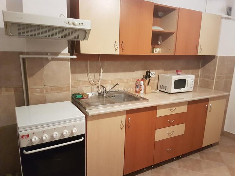 Apartament cu 2 camere decomandat, mobilat în P-ța Mihai Viteazu