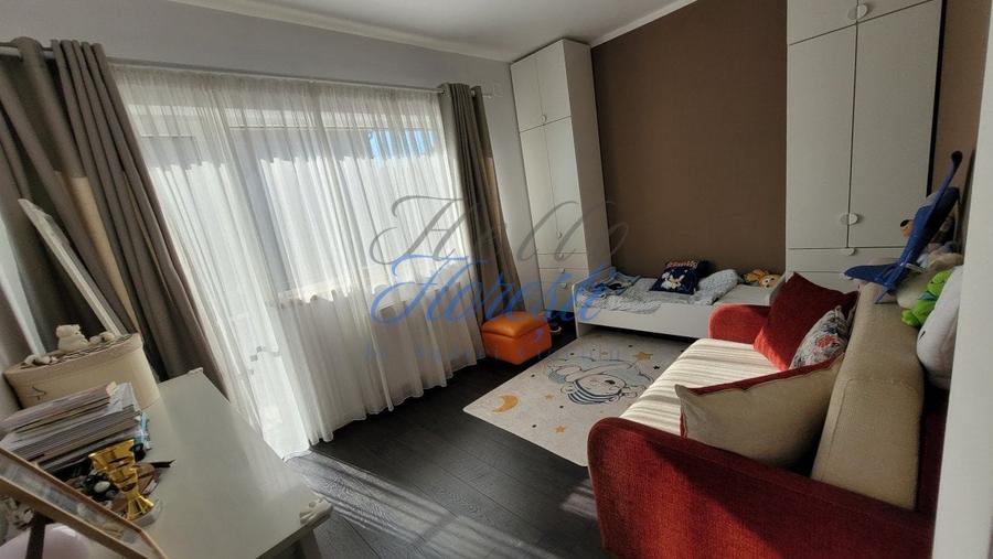 Duplex cu 4 camere cu Canalizare în Florești