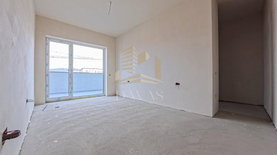 Apartament cu 3 camere semidecomandat în Baciu