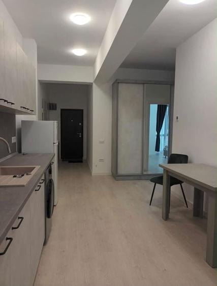 Garsonieră decomandată în Central