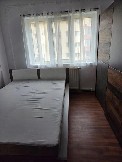 Apartament cu 3 camere decomandat în Șagului