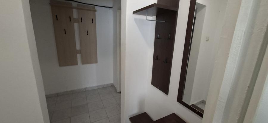 Apartament cu 3 camere semidecomandat în Alexandru cel Bun