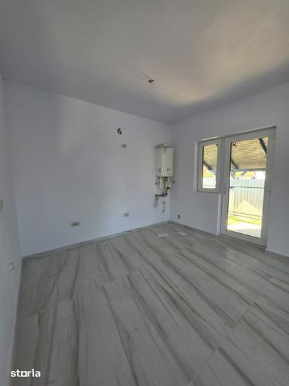 Casă cu 4 camere cu Teren 380 Mp în Hemeiuș