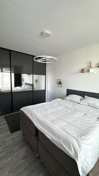 Apartament cu 3 camere decomandat în Florești
