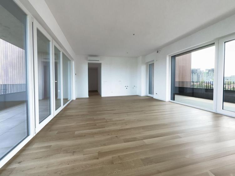 Apartament cu 3 camere decomandat în Doamna Ghica