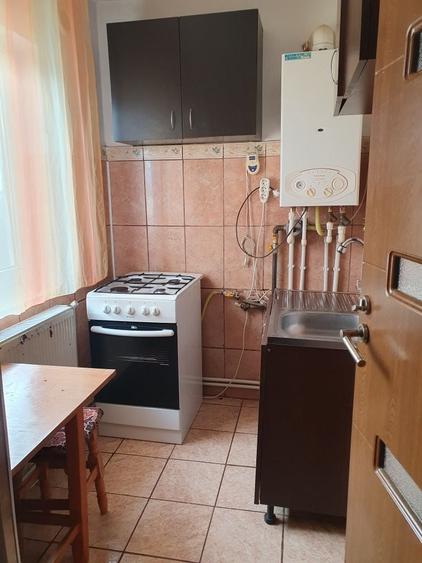 Garsonieră decomandată în Central