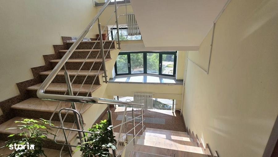 Apartament cu 4 camere decomandat în Unirii