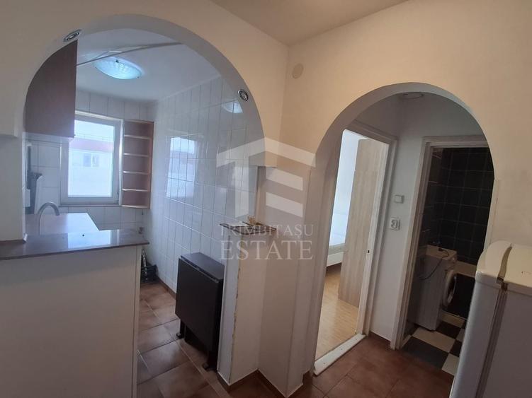 Apartament cu 2 camere decomandat, mobilat în Tei
