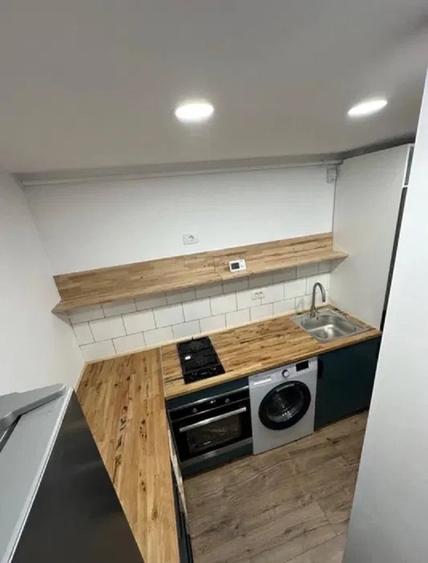 Garsonieră decomandată în Central