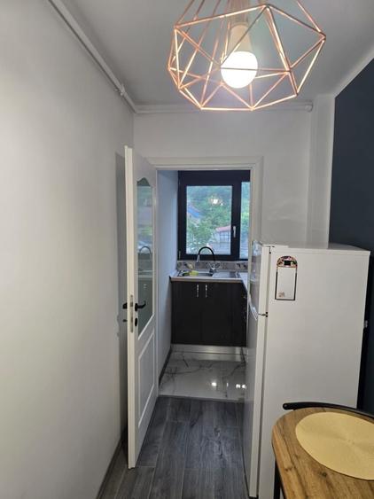 Garsonieră decomandată în Central