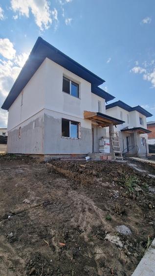 Casă individuală cu 4 camere cu Canalizare în Horpaz