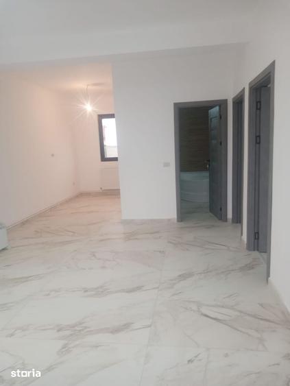 Casă cu 4 camere cu Teren 200 Mp în Lumina