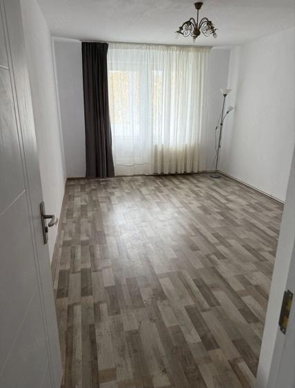 Apartament cu 2 camere decomandat în Pandurilor