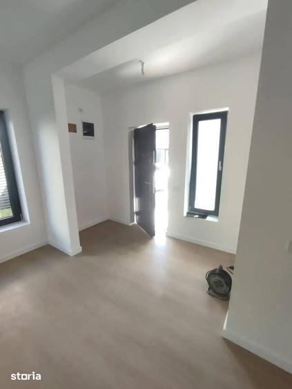 Casă cu 4 camere decomandat cu Teren 153 Mp în Industriilor