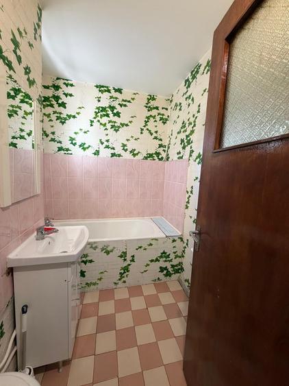 Apartament cu 2 camere semidecomandat în Colentina