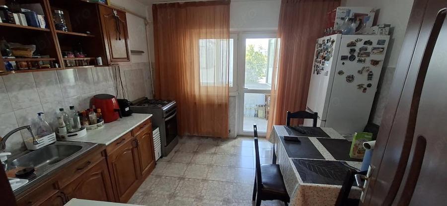 Apartament cu 3 camere decomandat în Nord