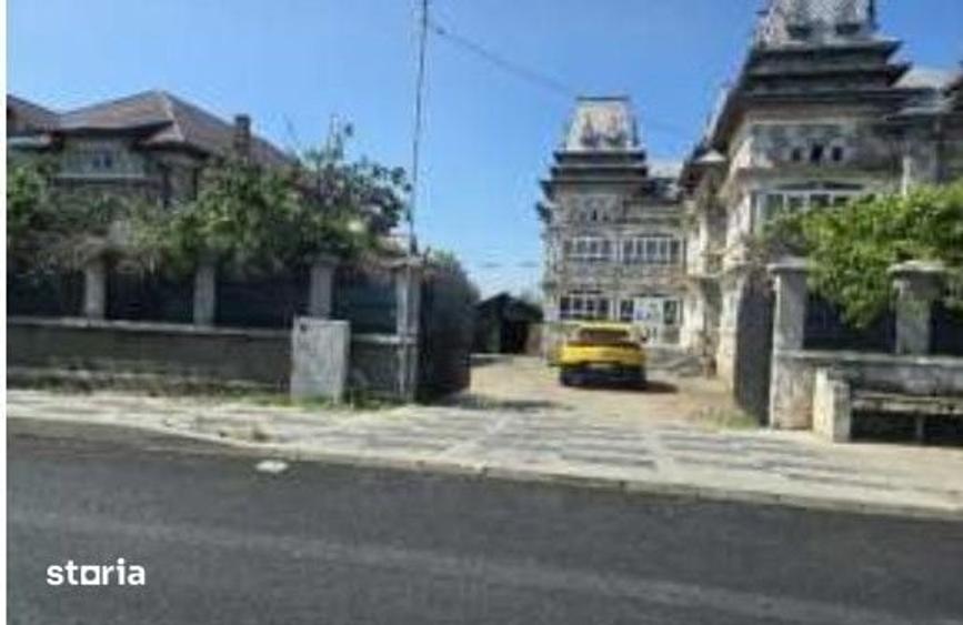 Casă cu 3 camere cu Teren 942 Mp în Sintești