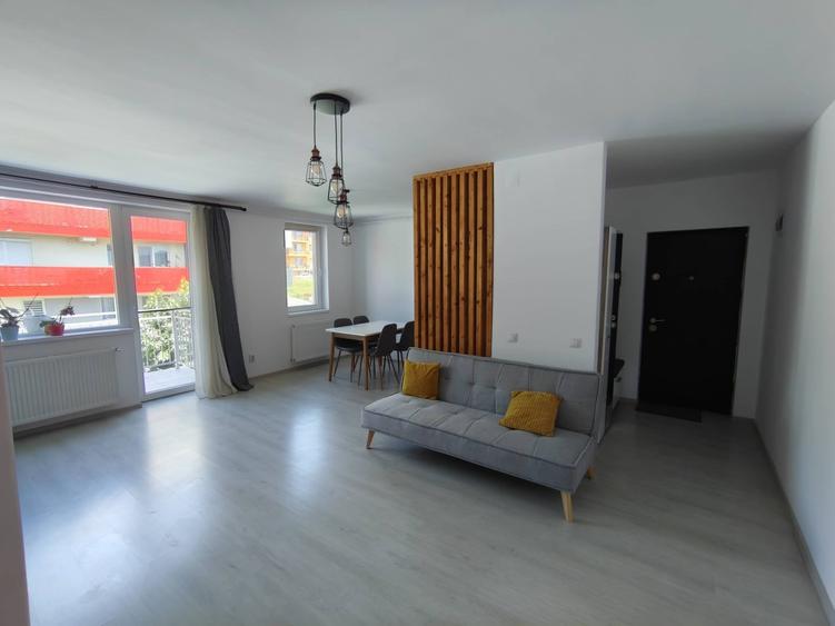Inchiriez apartament spa?ios ?i luminos, situat la etaj 4 intr-un imobil construit recent, cu finisa - 2