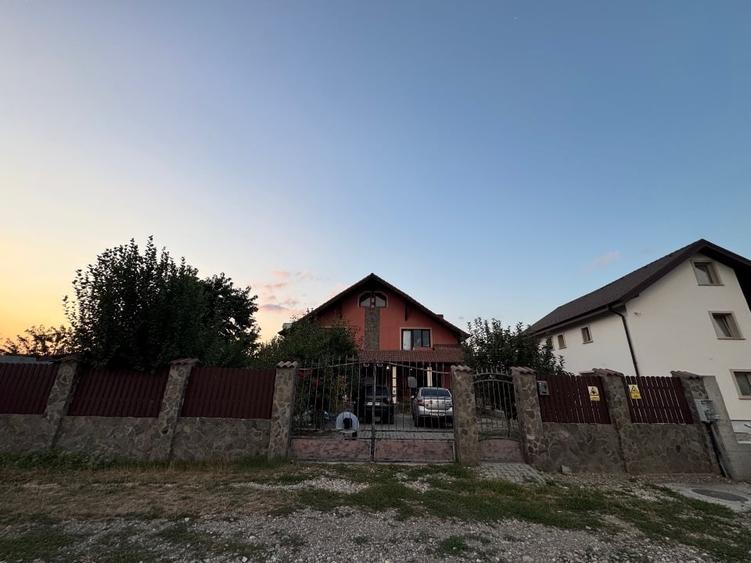 Casă individuală cu 5 camere cu Canalizare în Prejmer