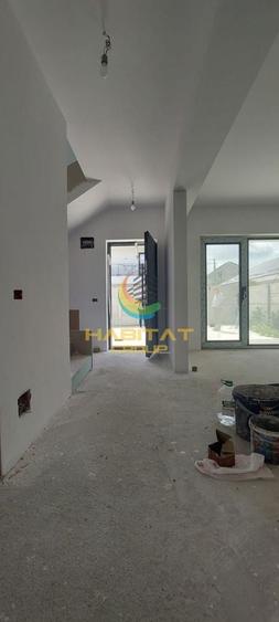 Duplex cu 4 camere cu Canalizare în Nord-Est