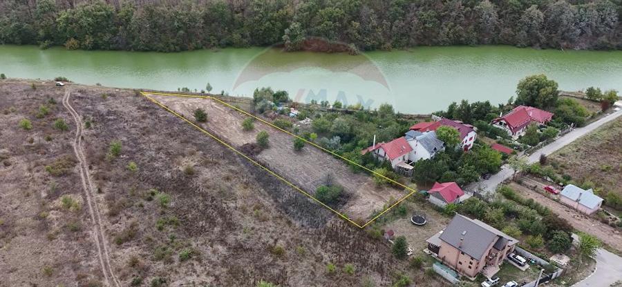 Teren agricol intravilan de 3778 mp, în Brănești