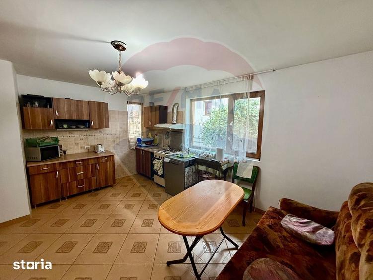 Casă cu 4 camere cu Teren 873 Mp în Vânători