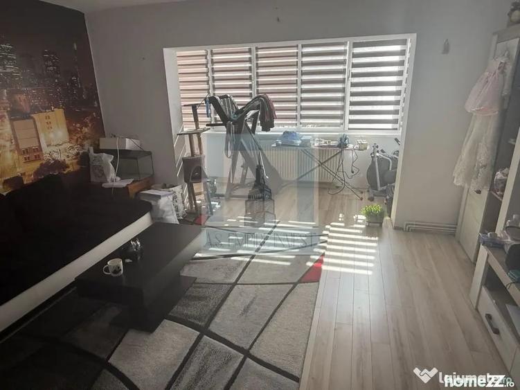 Apartament cu 3 camere decomandat în Astra