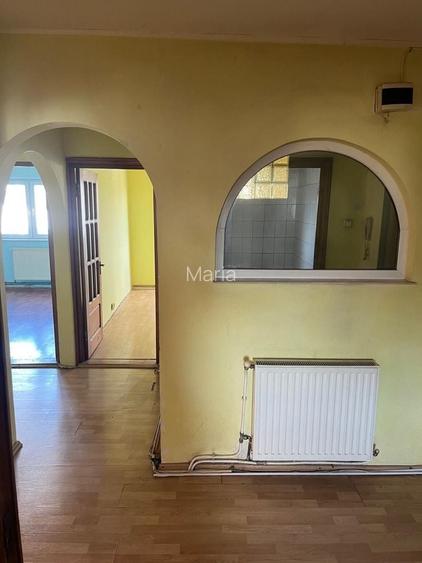 Vand apartament 3 camere Onesti