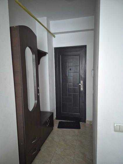 Apartament cu 2 camere semidecomandat în Berceni