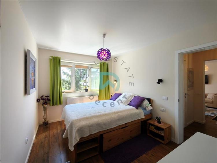 Apartament cu 3 camere semidecomandat, mobilat în Centrul Civic
