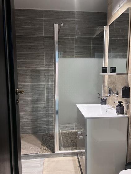 Apartament cu 2 camere decomandat, mobilat în Apărătorii Patriei